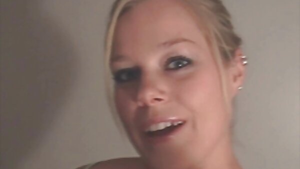 Die blonde Hure Briana Blair gibt die besten pornofilme kostenlos einen Tittenjob und stößt von ihrer Seite