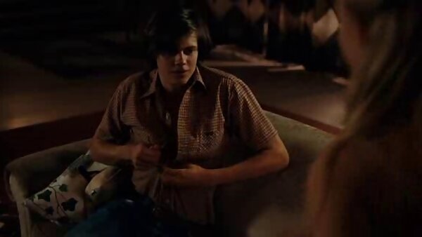 Die böse eingeölte Akiho Nishimura stopft sich einen Spielzeugschwanz in Mund und kostenlose pornos reife frauen Möse