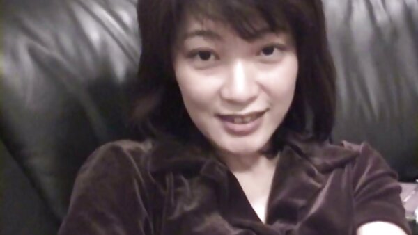 Die heiße und sexy Akira geile weiber sexfilme Ichinose bläst einen Schwanz und wird in einer Missionarsstellung festgehalten