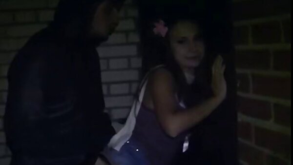 Bella Cole gibt einen scharfe sexfilme leckeren Blowjob und bekommt ihre Muschi gefickt