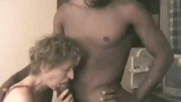 Der glänzende Hintern von Holly West wird von James Deen hart super sexfilme gebohrt