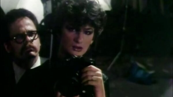 Die gut gratis sexfilme reife frauen geformte schwarze Schlampe hat ein explizites Fotoshooting