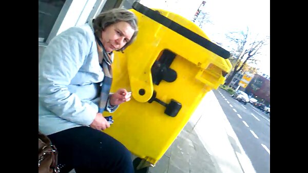 Kirsten Price fickt heftig bei einem pornofilme dessous Dreier