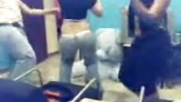 Die schmutzige Schlampe Madison Ivy fickt in einem Boxring und suche geile pornofilme lutscht hart einen Schwanz