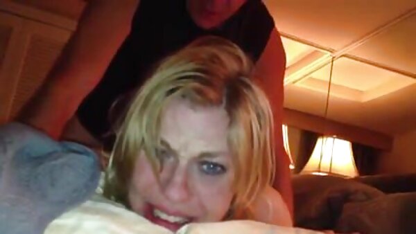 Die brillante nonnen sexfilme Blondine Lylith LaVey springt auf einen Schwanz