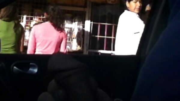 Die kurzhaarige Rothaarige Priscilla Lovett gibt einen kostenlose geile pornofilme Blowjob